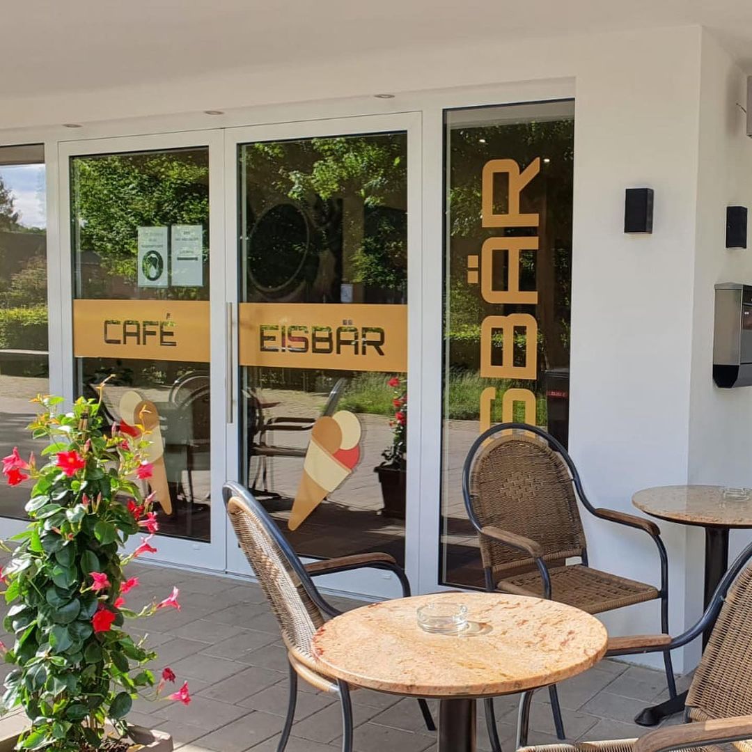 Café Eisbar Schaufenster